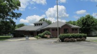 Front view of Leesburg Library